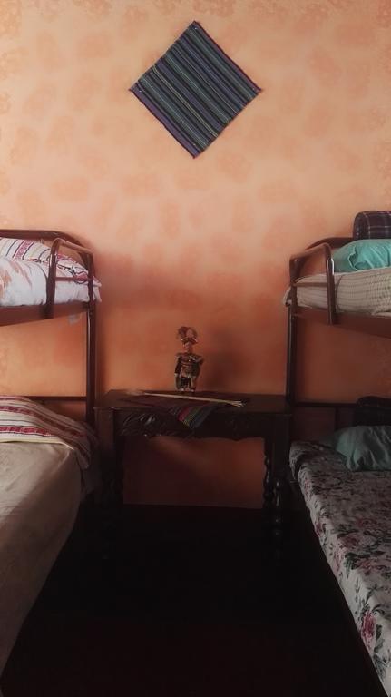 Hostal Morenos Antigua Bagian luar foto