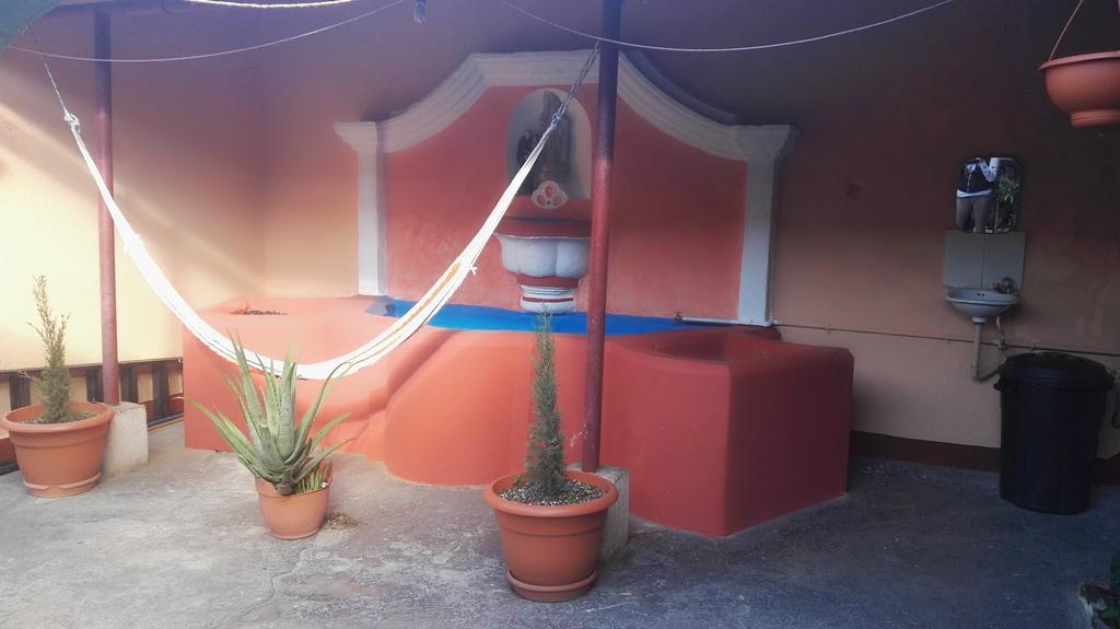 Hostal Morenos Antigua Bagian luar foto
