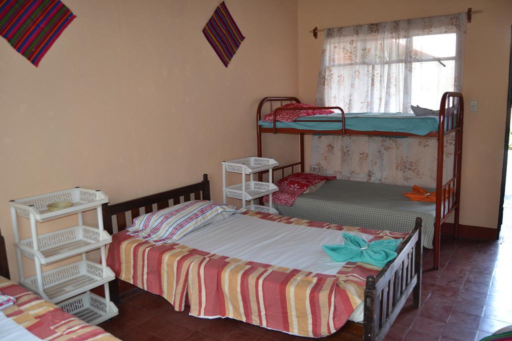 Hostal Morenos Antigua Bagian luar foto