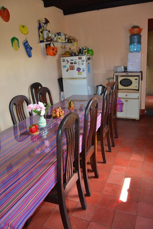 Hostal Morenos Antigua Bagian luar foto