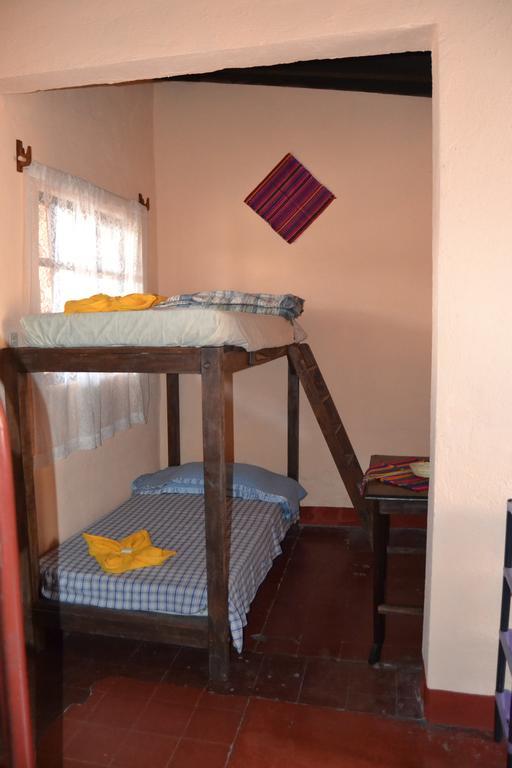 Hostal Morenos Antigua Bagian luar foto