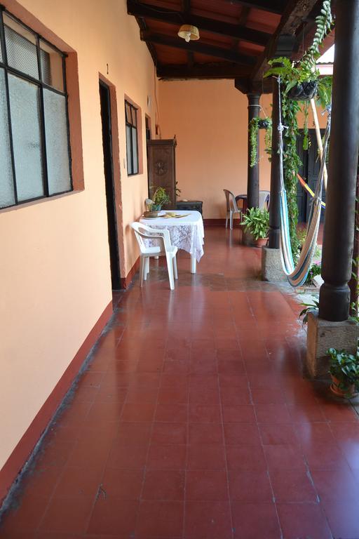 Hostal Morenos Antigua Bagian luar foto